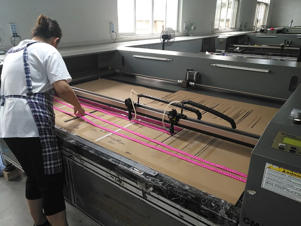 Dog leash manufacturers factory production line custom pet leads wholesale